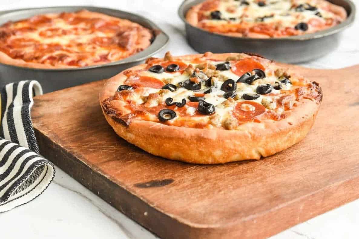 Hand-Tossed And Pan Pizza
