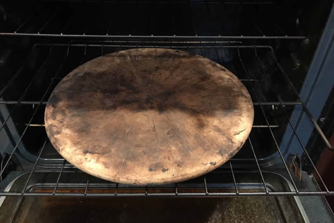 clean a hot pizza stone