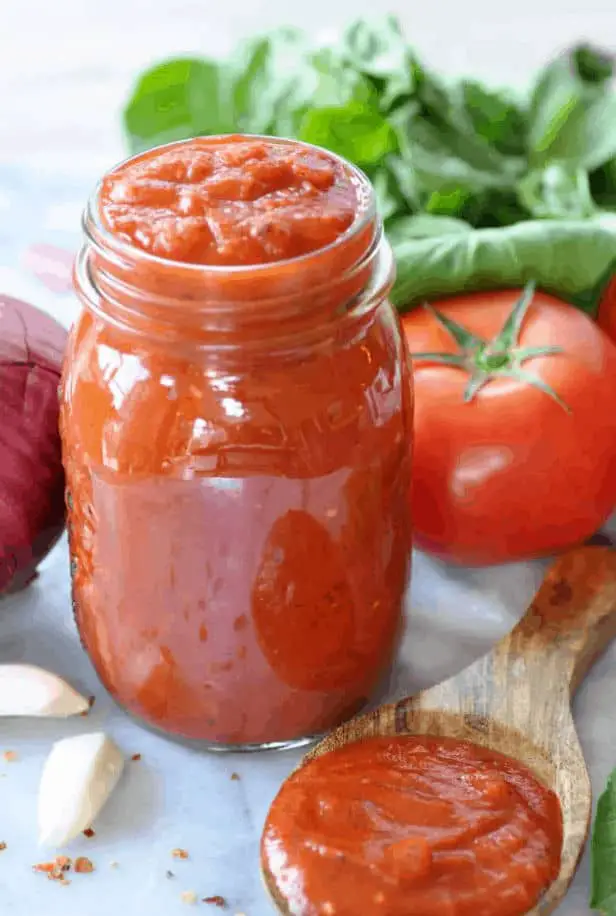 4-Ingredient-Homemade-Vegan-Pizza-Sauce-–-Veganosity