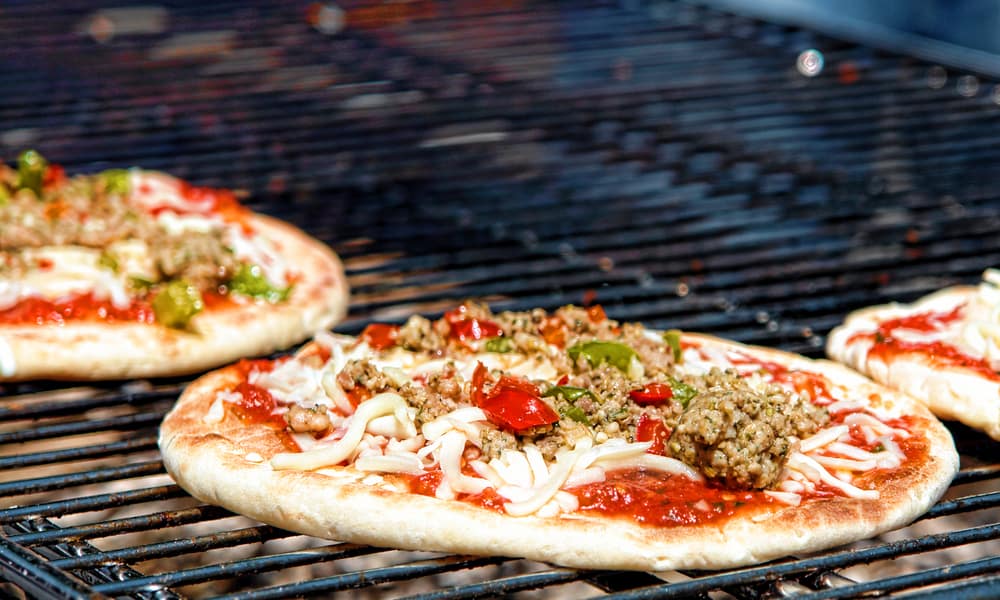 9 Steps to Cook Pizza On the Grill Without A Stone