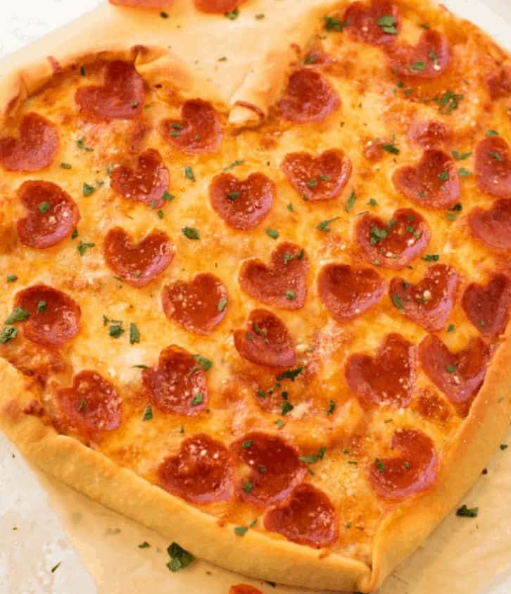 Adorable-Homemade-Heart-Shaped-Pizza