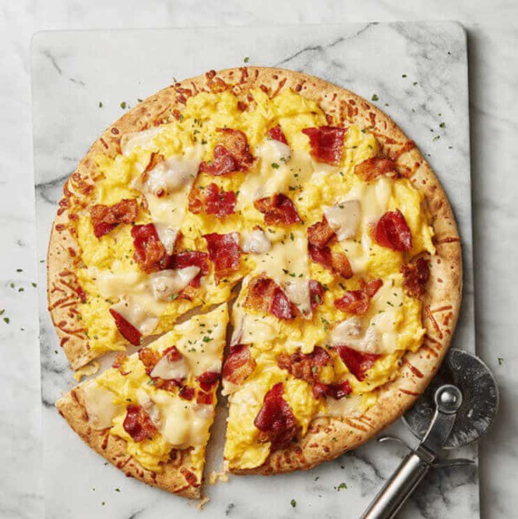Bacon-and-Egg-Breakfast-Pizza