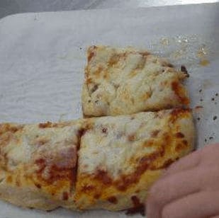 Childrens-Homemade-Pizza