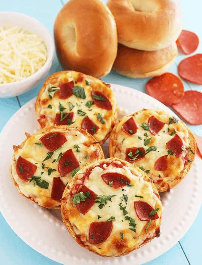 Easy-Mini-Bagel-Pizzas-–-The-Comfort-of-Cooking