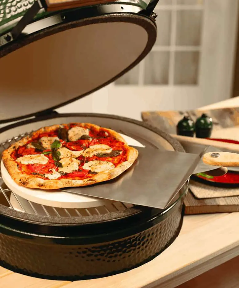 Evas-Quick-‘n-East-BGE-Pizza