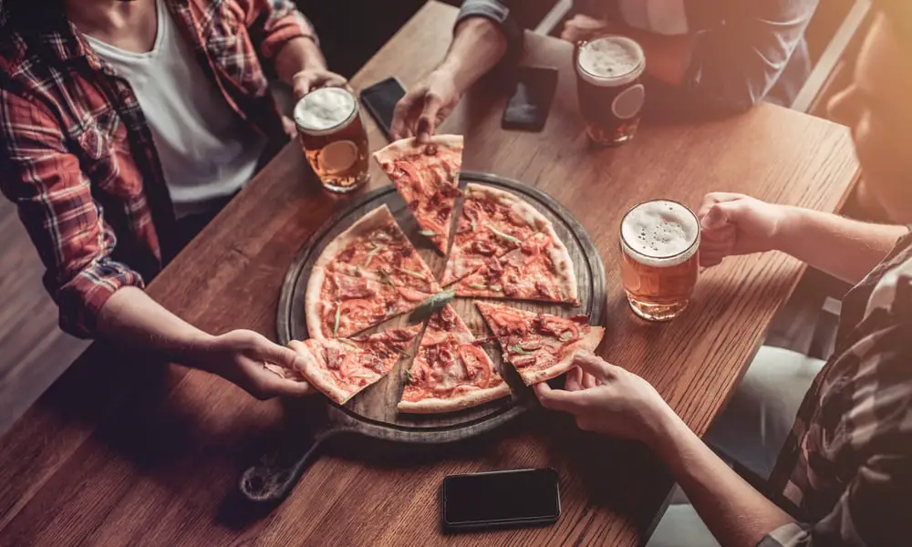 Find a Bar Offering Free Pizza