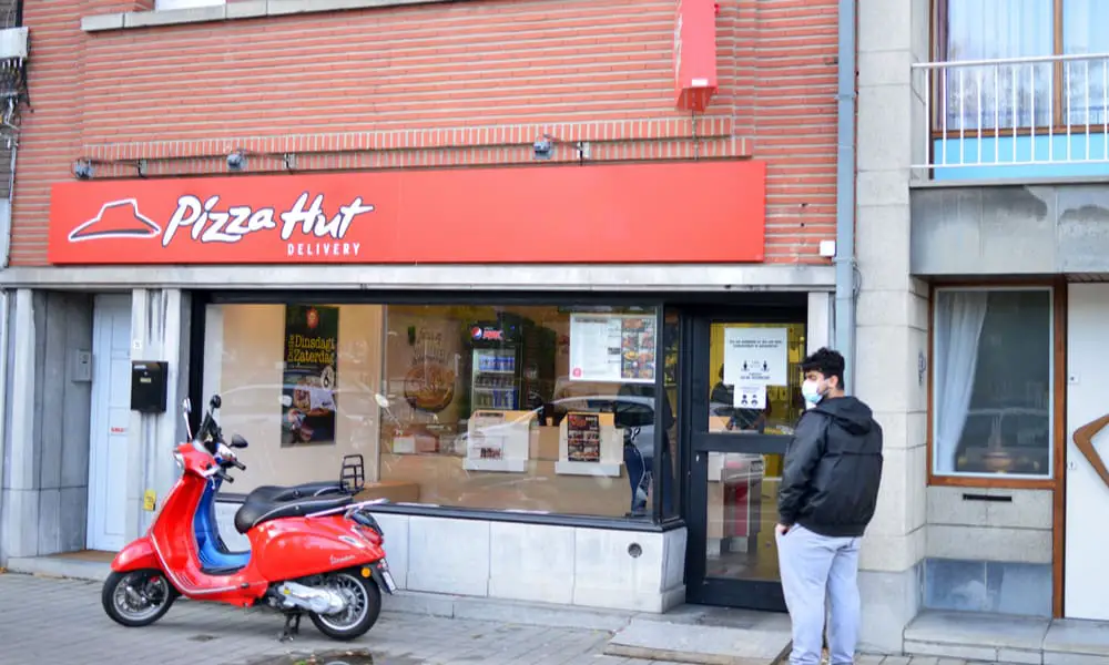 Franchise or independent pizza shop