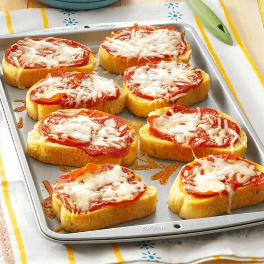 Garlic-Toast-Pizzas