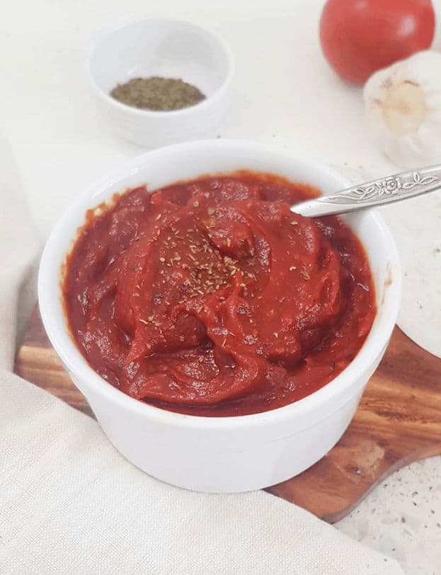 Homemade-Pizza-Sauce-–-Get-Set-Vegan