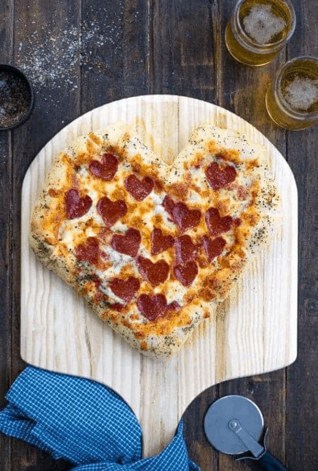 How-to-Make-Heart-Shaped-Pizza-with-Cheese-Stuffed-Crust