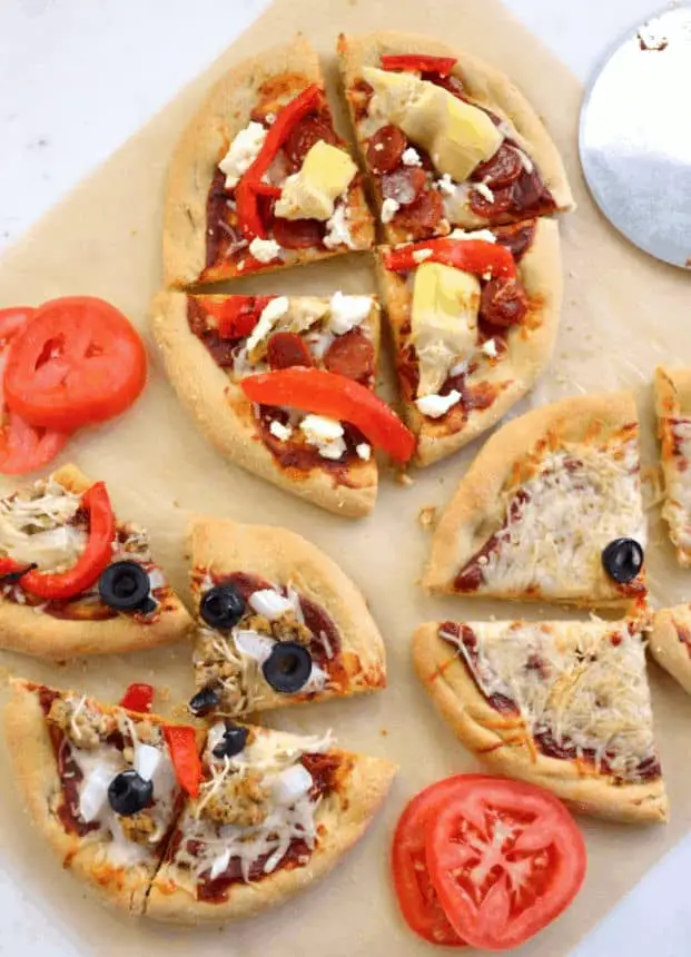 Individual-Homemade-Pizza-Pizza-Bar-Idea