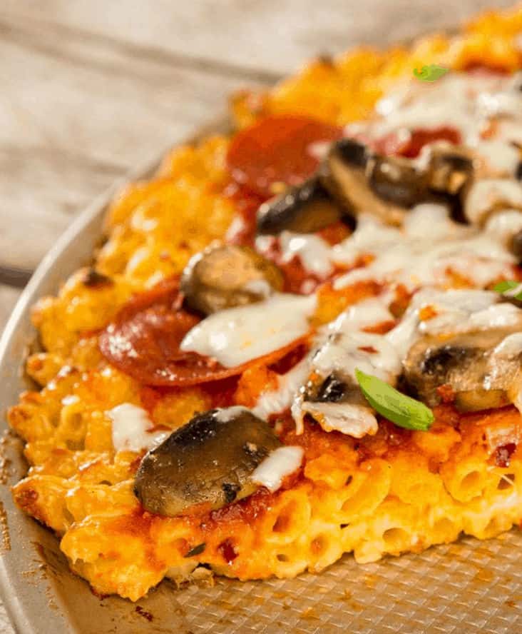 Mac-and-Cheese-Crusted-Pizza-Recipe