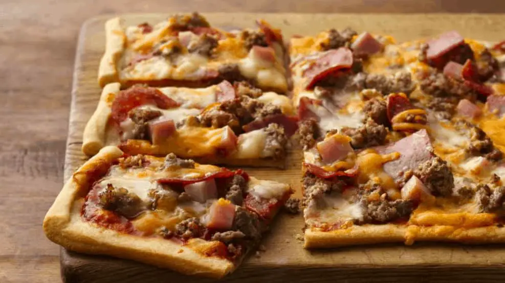 Mega-Meat-Pizza