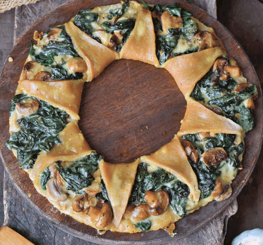PIZZA-RING-WITH-SPINACH-VEGAN-CRESCENT-RING-RECIPE