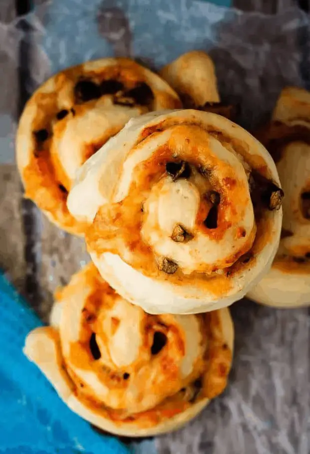 Pepperoni-Pizza-Rolls-Recipe-–-Bake.-Eat.-Repeat.