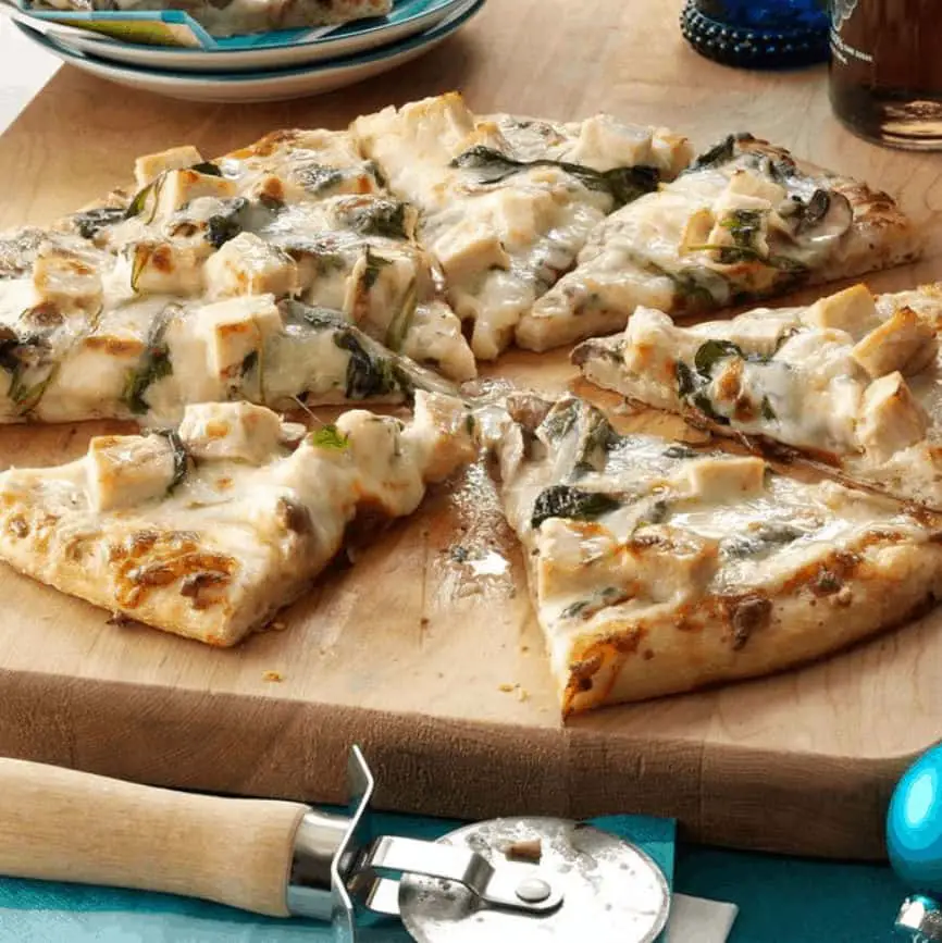 Rich-Chicken-Alfredo-Pizza