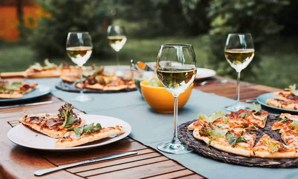 Sauvignon Blanc with Salad Pizza