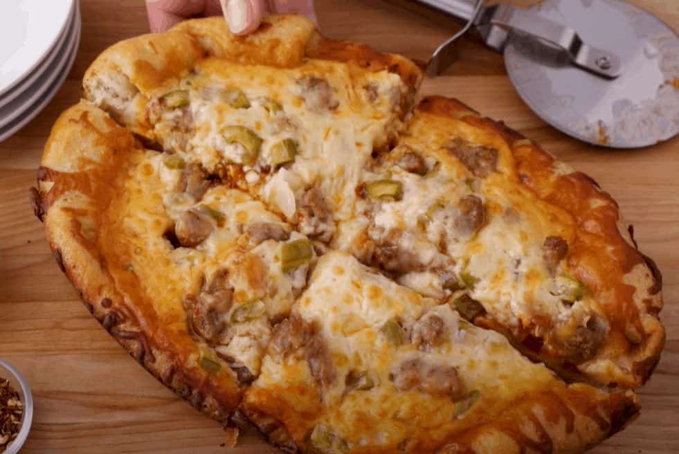 Slow-Cooker-Deep-Dish-Pizza-from-Betty-Crocker