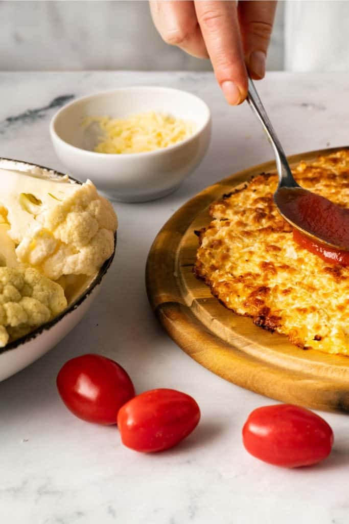 is-cauliflower-pizza-healthy-calories-carbs-fat-sodium