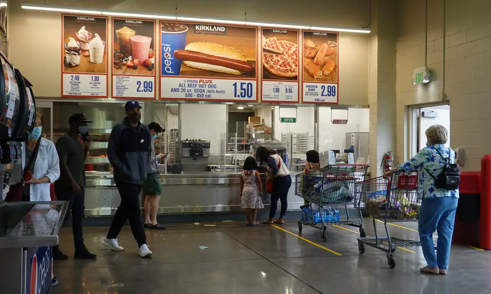 Tips and Hacks on How to Order Pizza at Costco