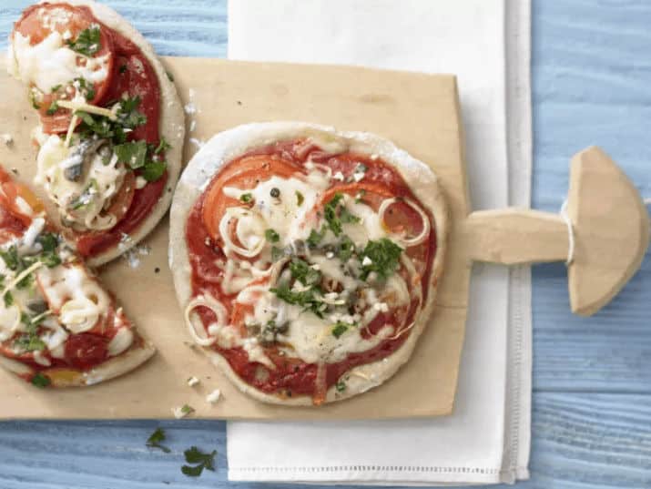 Tomato-Anchovy-Pizza