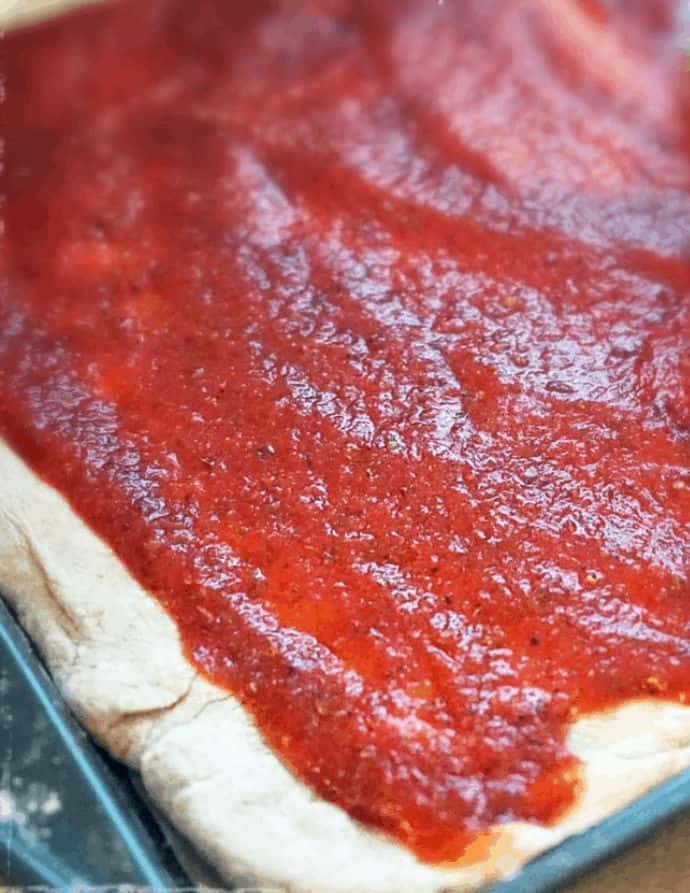 Vegan-Pizza-Sauce-Quick-and-Easy-Recipe-–-Planted365