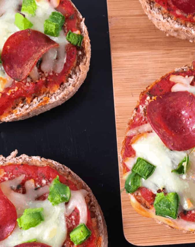 Air-Fryer-English-Muffin-Pizza