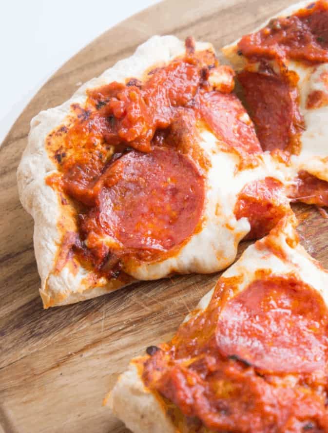 Air-Fryer-Pepperoni-Pizza-–-Mealthy.com_