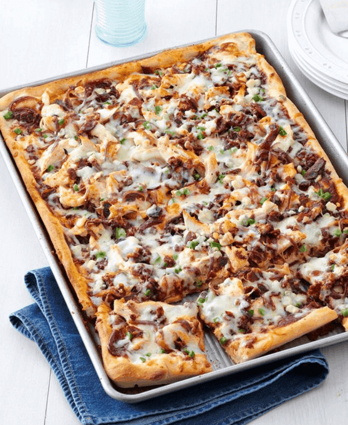 BBQ-Pizza-with-Bacon-and-Gorgonzola