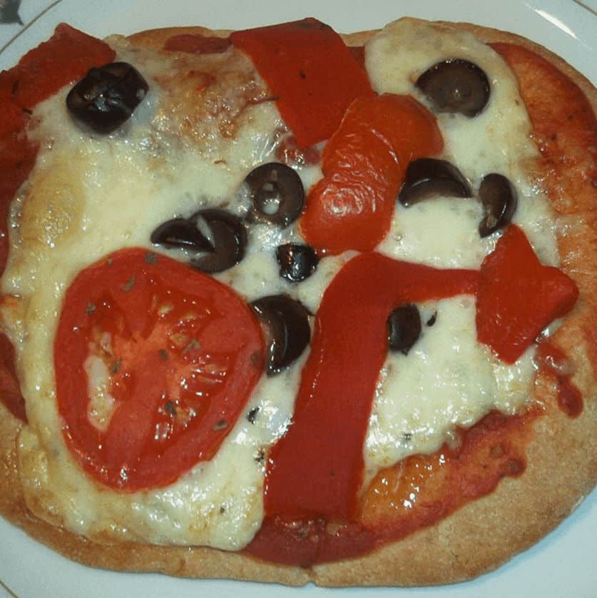 Blue-Cheese-Pita-Pizza