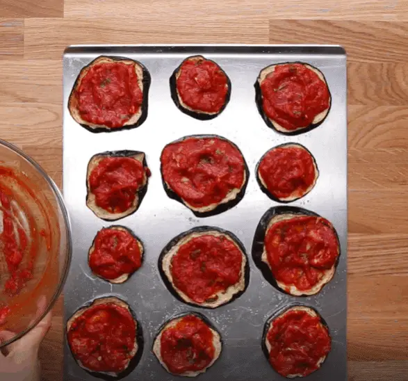 Cheesy-Chili-Eggplant-Pizza