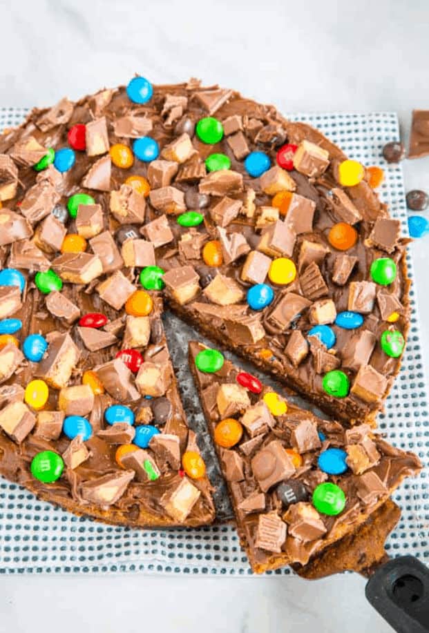 Chocolate-Chip-Cookie-Pizza-Recipe-–-Dinners-Dishes-and-Desserts