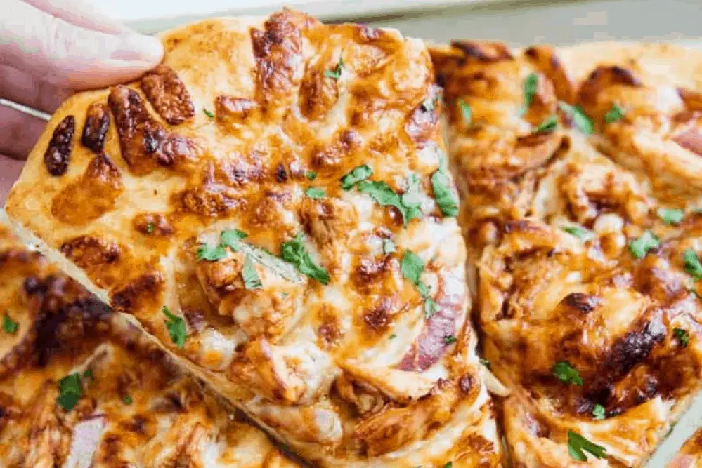 Easy-BBQ-Chicken-Pizza