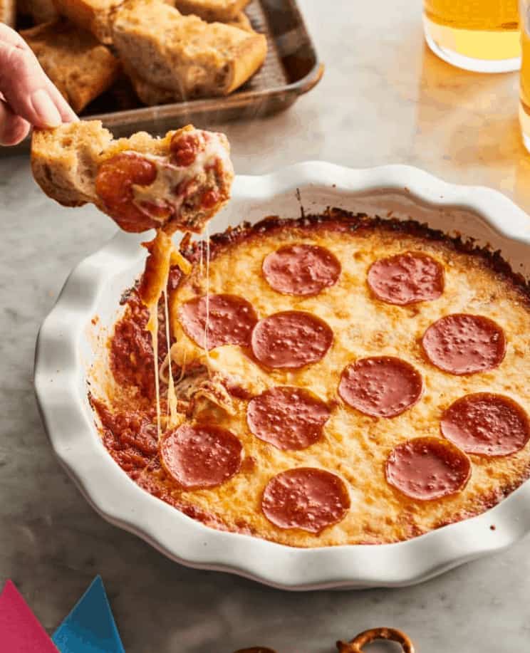 Easy-Cheesy-Hot-Pizza-Dip