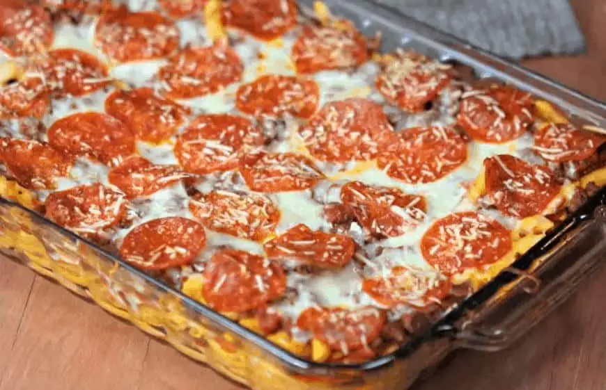 Easy-Pizza-Pasta-Casserole-Recipe