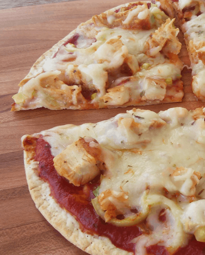 Easy-Tortilla-Pizza