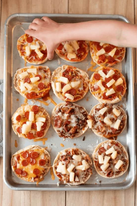 English-Muffin-Pizzas-Ideal-for-Kids