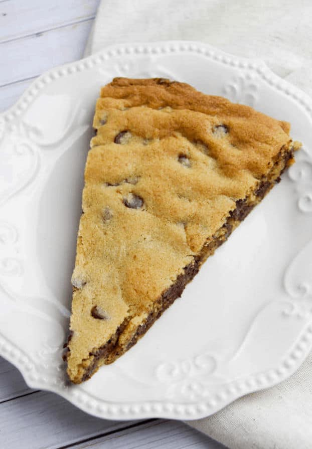Giant-Chocolate-Chip-Cookie-Pizza-Recipe-–-Happy-Hooligans