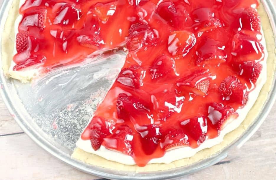 Glazed-Strawberry-Fruit-Pizza-–-Butter-with-a-Side-of-Bread