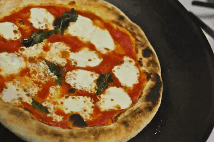 Hacker-Free-Neapolitan-Pizza