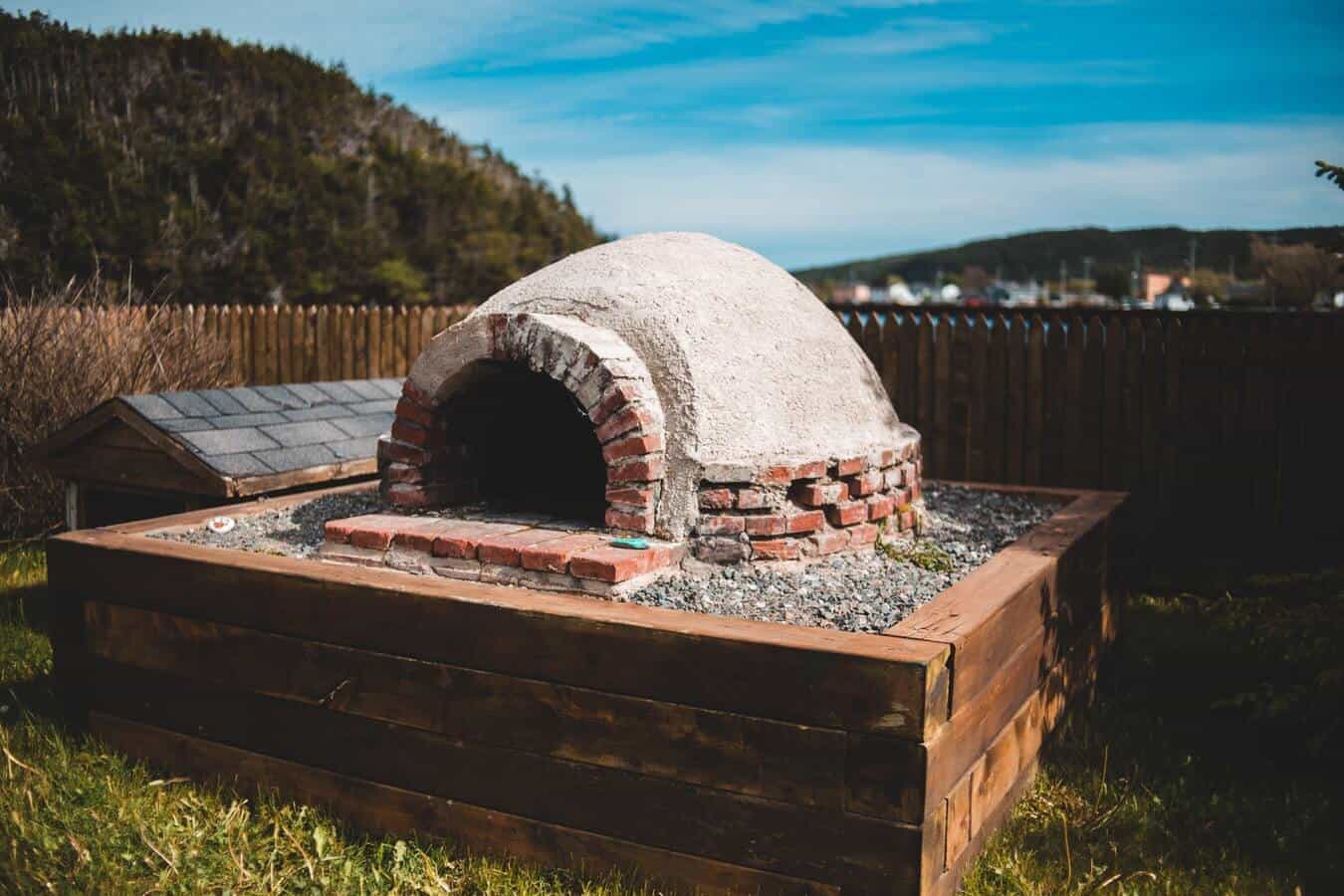 How To Build An Outdoor DIY Pizza Oven
