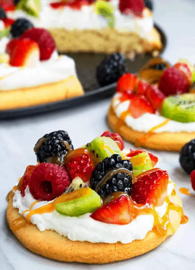 Mini-Dessert-Pizza-Mini-Fruit-Pizza