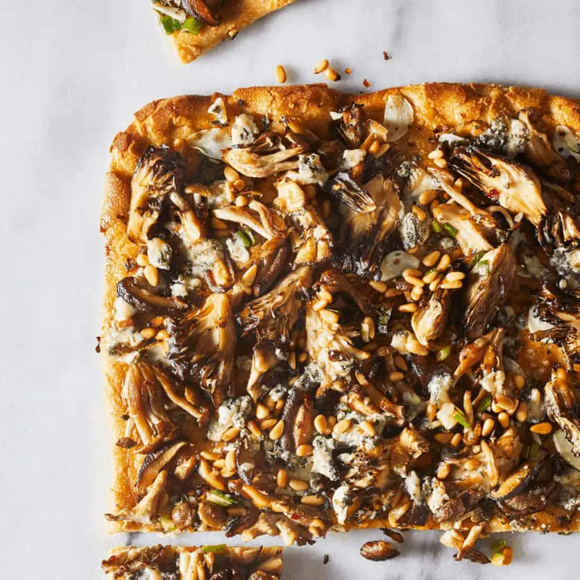 Nutty-Blue-Cheese-Mushroom-Pizza