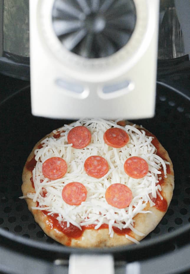 Perfect-Personal-Pizzas-in-an-Air-Fryer-–-Foodtastic-Mom