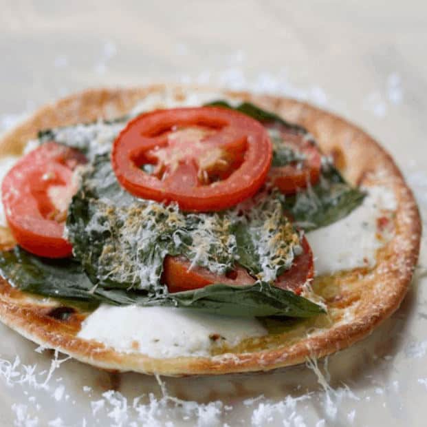 Quick-Flatbread-Mini-Pizza