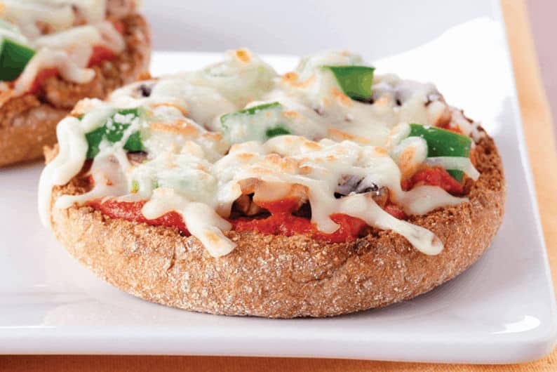 Veggie-English-Muffin-Pizzas