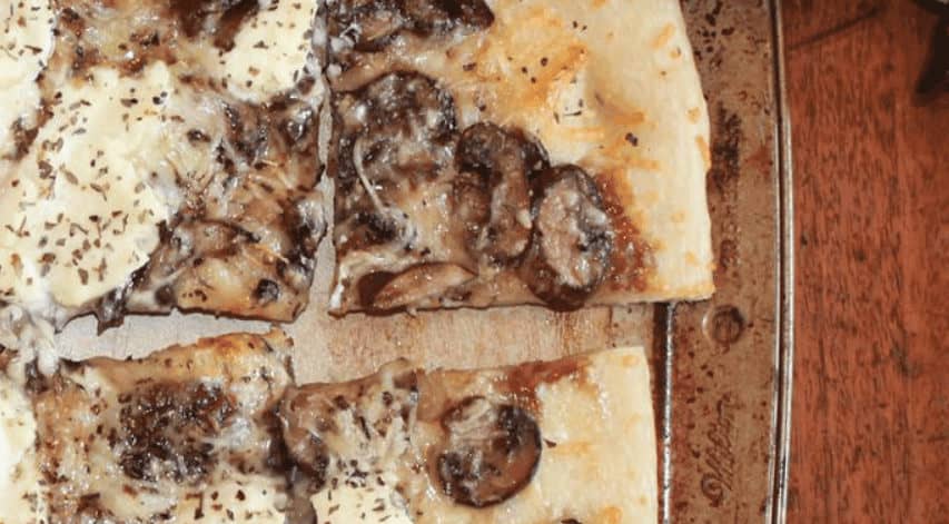 White-Pizza-with-Baby-Bella-Mushrooms