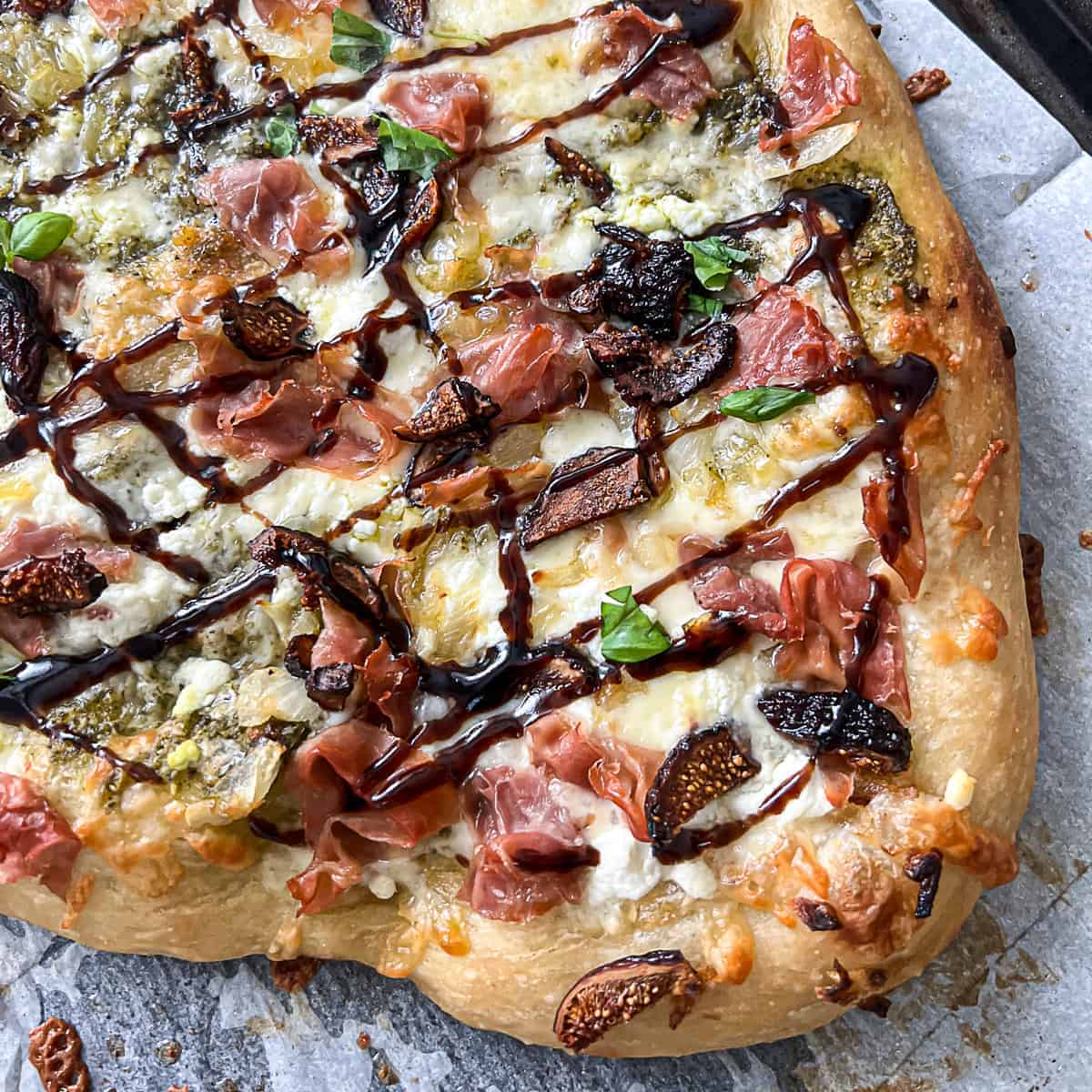 Dried Fig And Prosciutto Flatbread Pizza