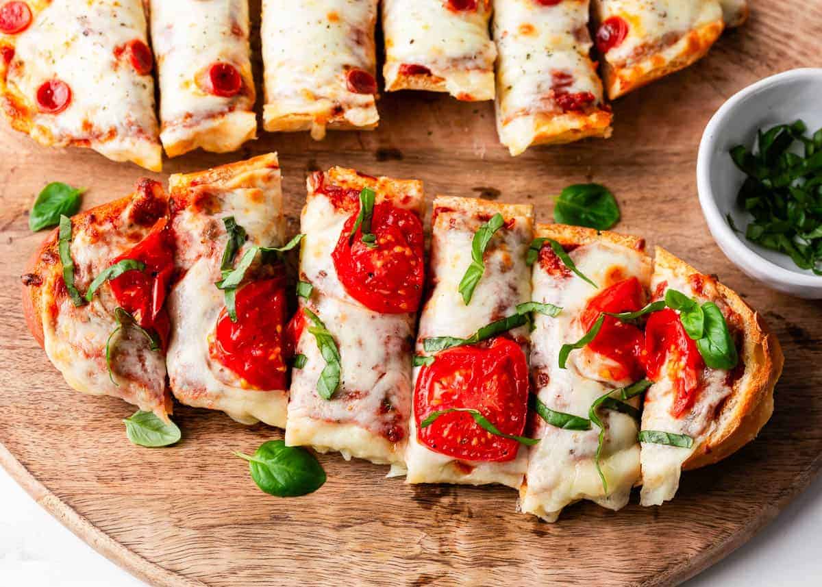 Easy Garlic French Bread Pizza Recipe