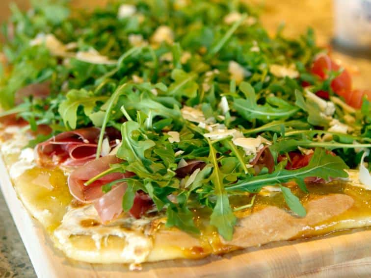 Fig-Prosciutto Pizza with Arugula